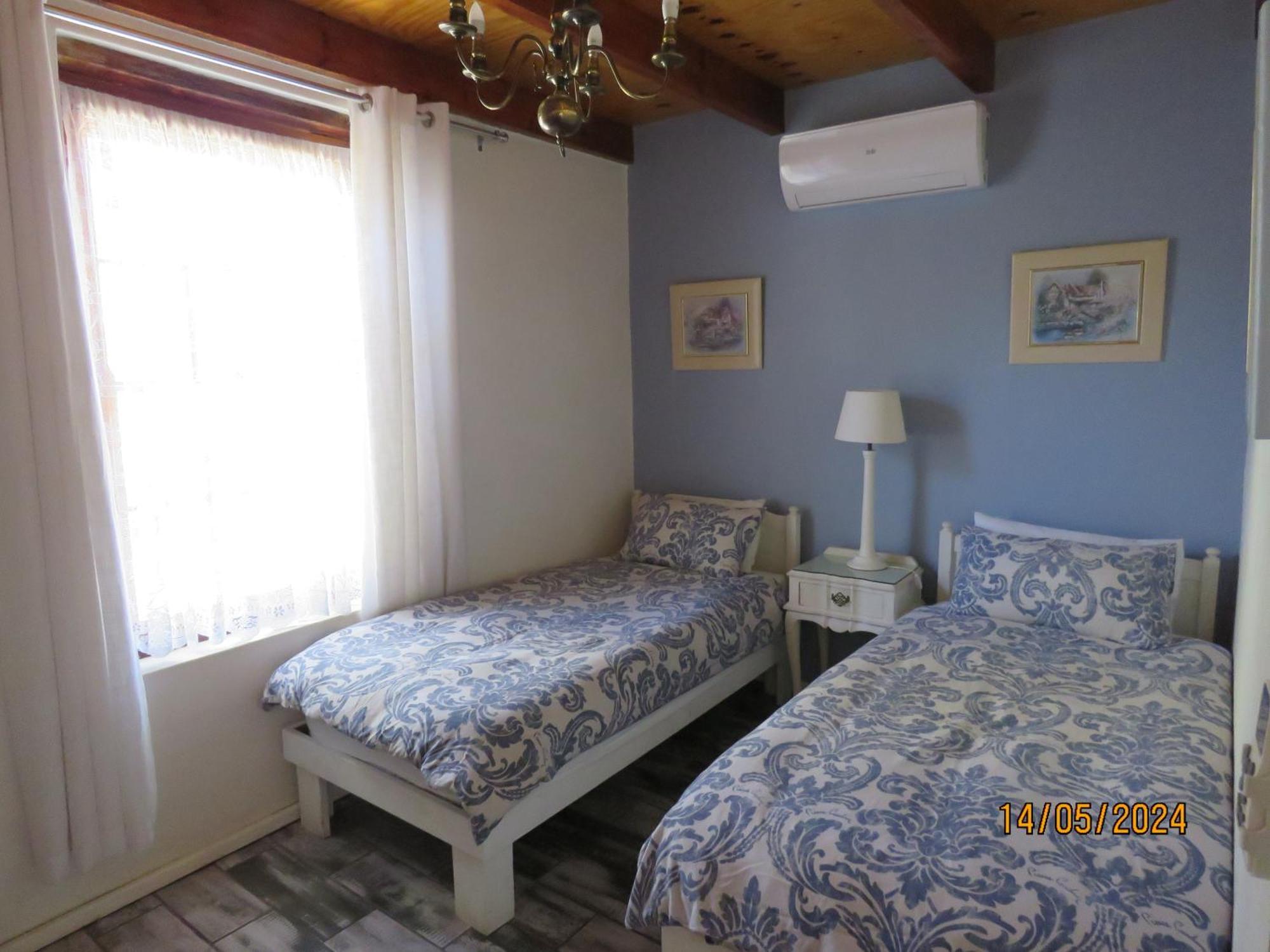 Town And Country Apartment Каледон Екстериор снимка