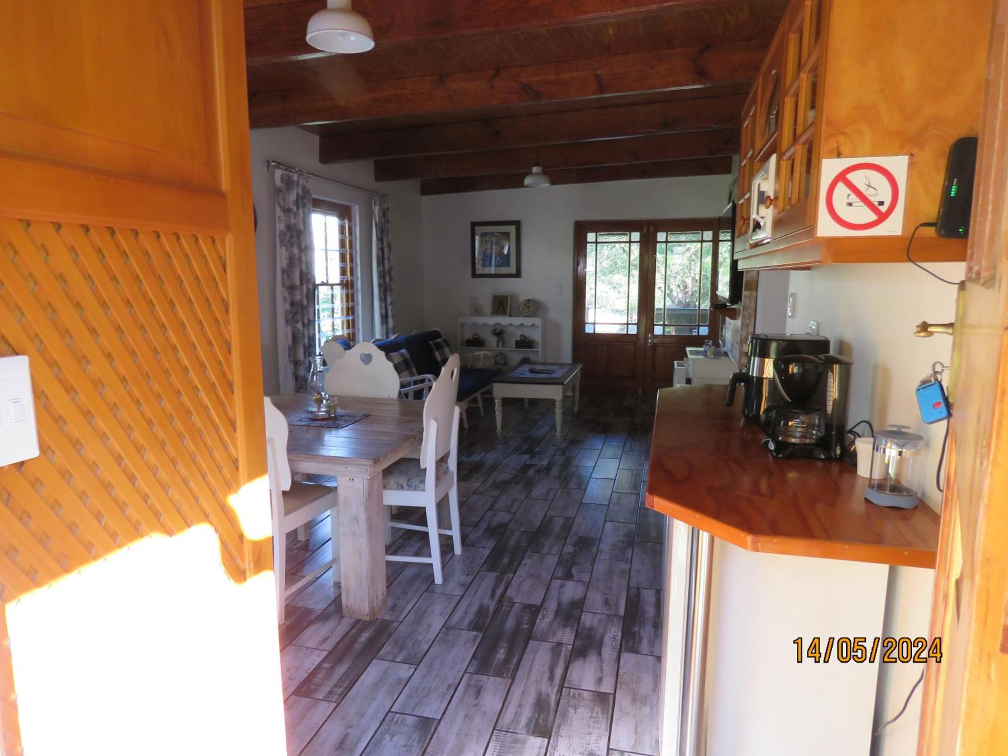 Town And Country Apartment Каледон Екстериор снимка